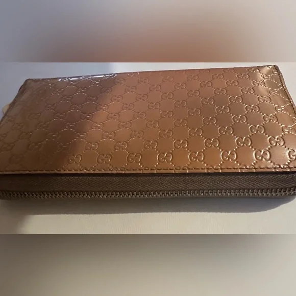 Gucci Metallic Microguccissima Zip Around Heart Wallet Pink - Picture 6 of 13